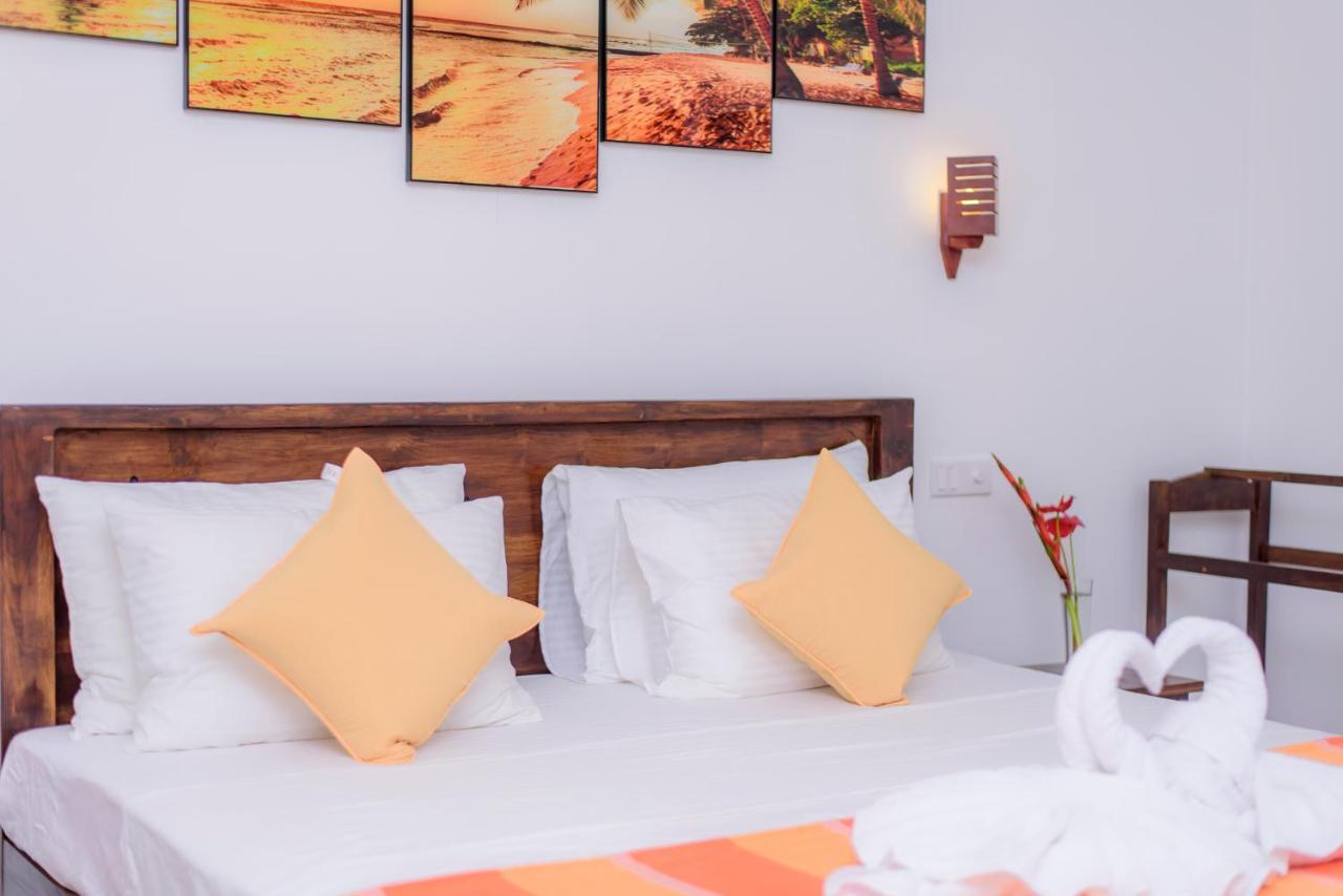 Scenery River Star Hotel ฮิกคาดูวา ภายนอก รูปภาพ