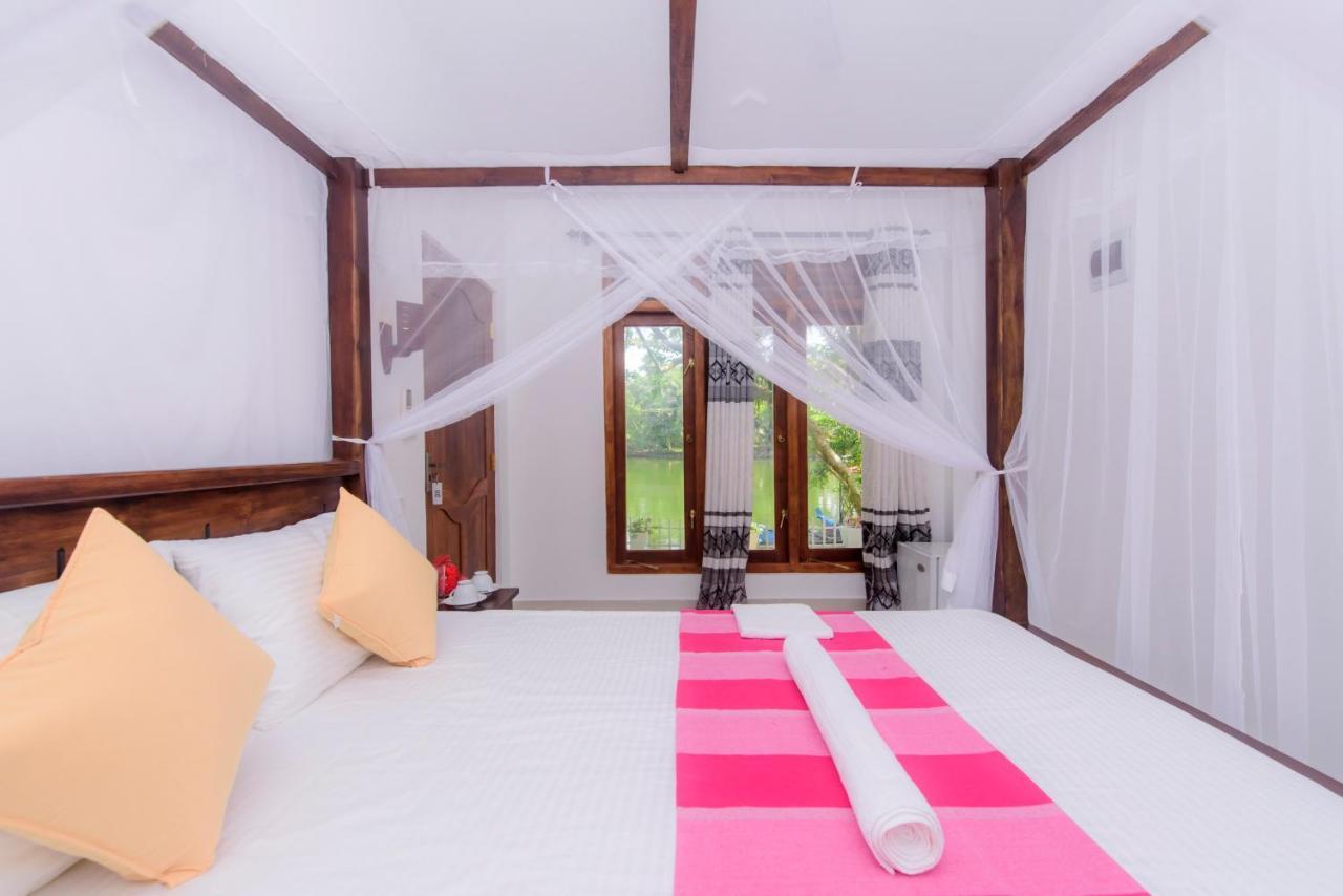 Scenery River Star Hotel ฮิกคาดูวา ภายนอก รูปภาพ