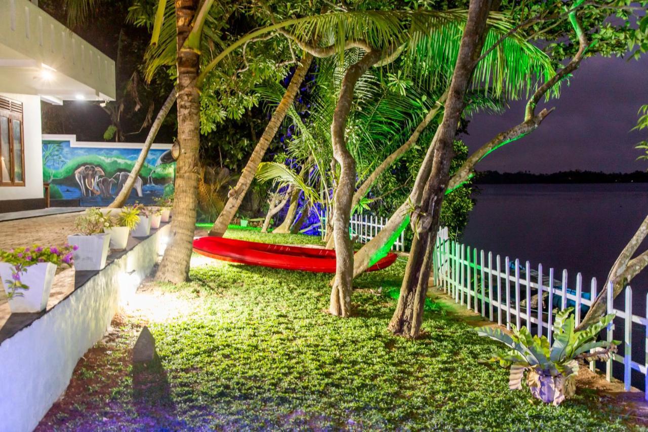 Scenery River Star Hotel ฮิกคาดูวา ภายนอก รูปภาพ