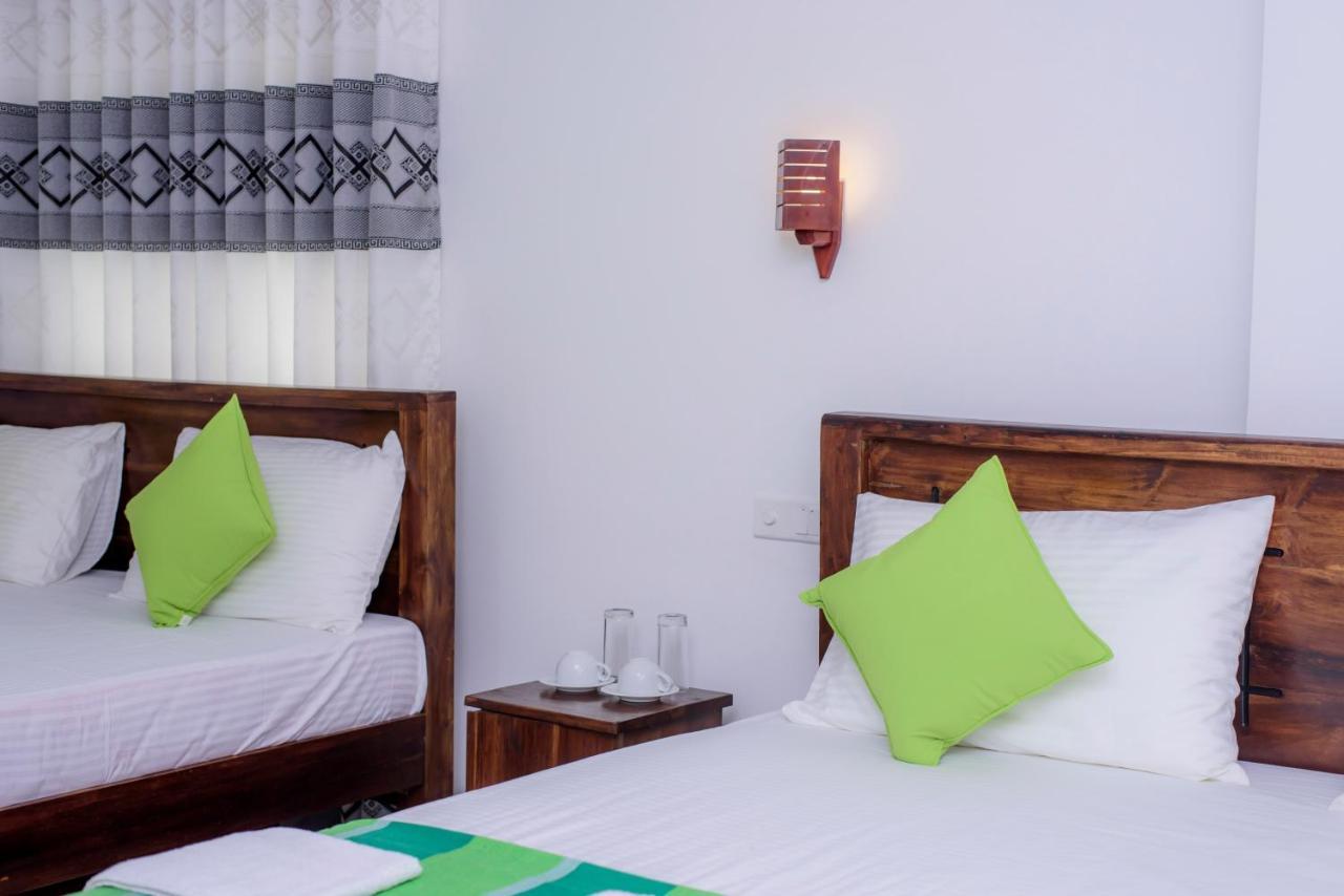 Scenery River Star Hotel ฮิกคาดูวา ภายนอก รูปภาพ